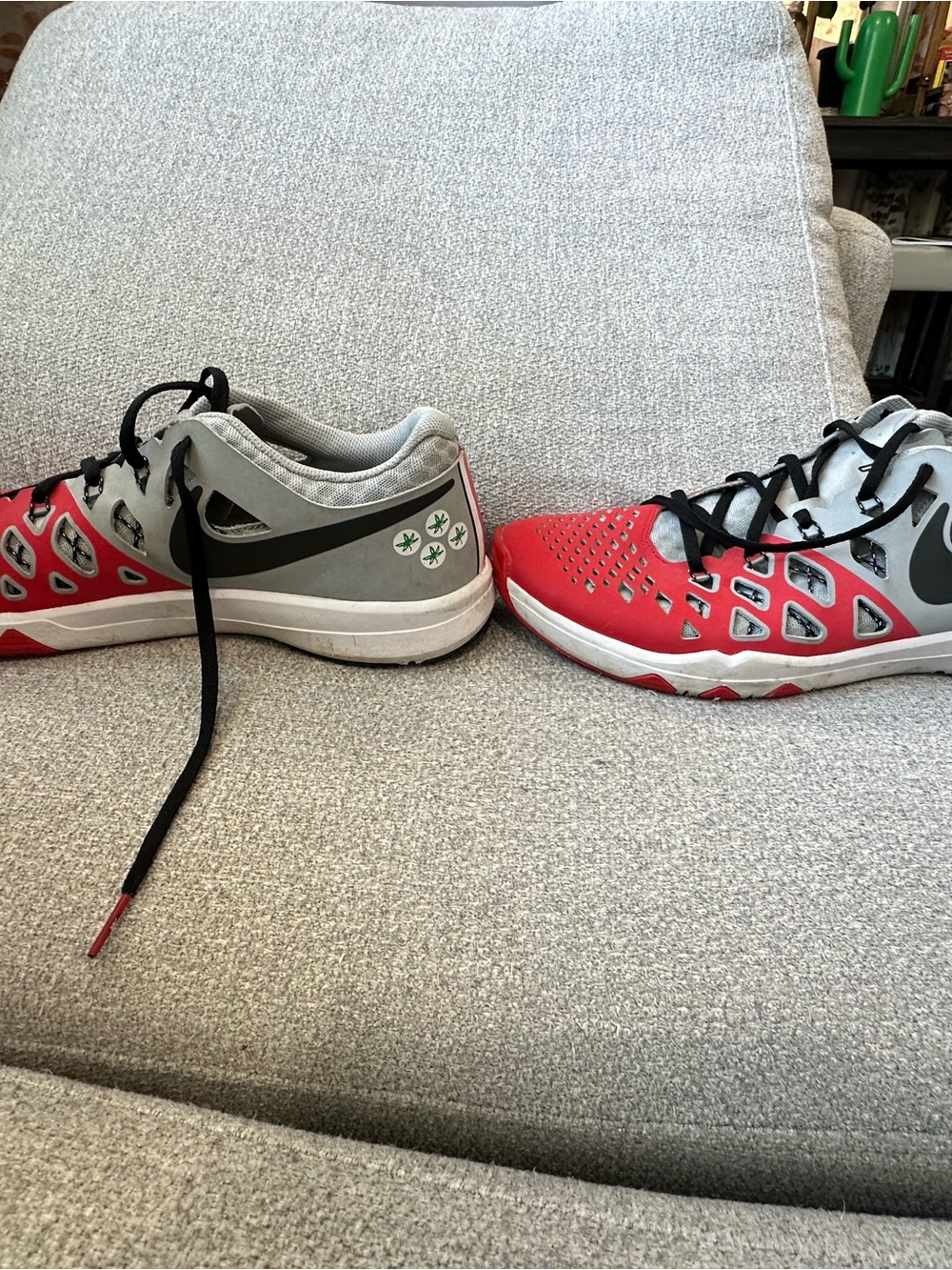 Nike Ohio State Buckeyes (OSU) Red Black Gray Training Shoes Mens Athletic - Picture 3 of 9